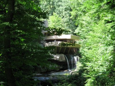 Frank Lloyd Wright house over water
Photo courtesy of Dave Aldridge
