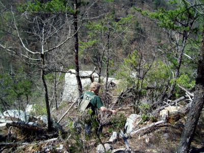 Sill Branch Overlook
getting cooked on the cliff rocks...
Photo by Rat
April, 2009
