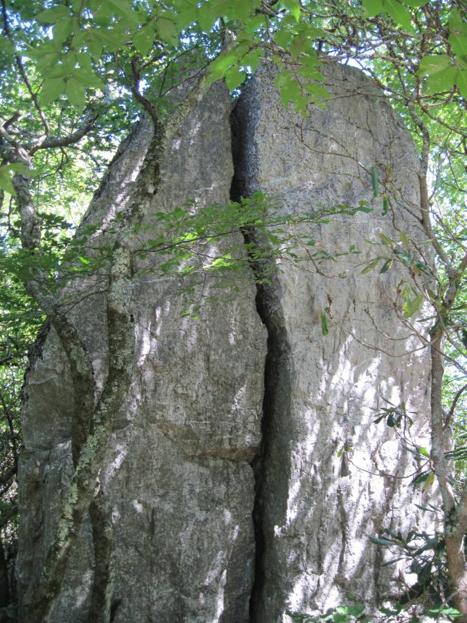 3308,_the_cracked_boulder-rock_on_Coldspring_Mnt,_9-4-10.jpg