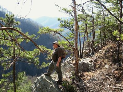 'Rat Patrol' on the Cliff's Edge
Sill Branch Overlook,
3-19-10
