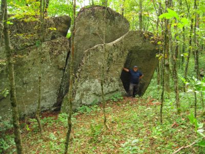 Rat Under Giant Bounder
Big Bald Mountain,
Rat's Birthday Hike, 2013
Day 3
