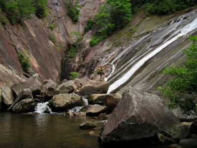 South Harper Creek Falls
'Hillbilly Gnome' and trademark 'gnome pose'.
South Harper Creek Falls (NC).
6-5-2015
