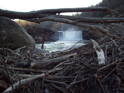 Cumberland Falls (KY) 
Photo by Rat
11-27-2009 
